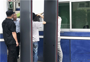 深圳龙华区派出所安装天鹰室外防水安检门